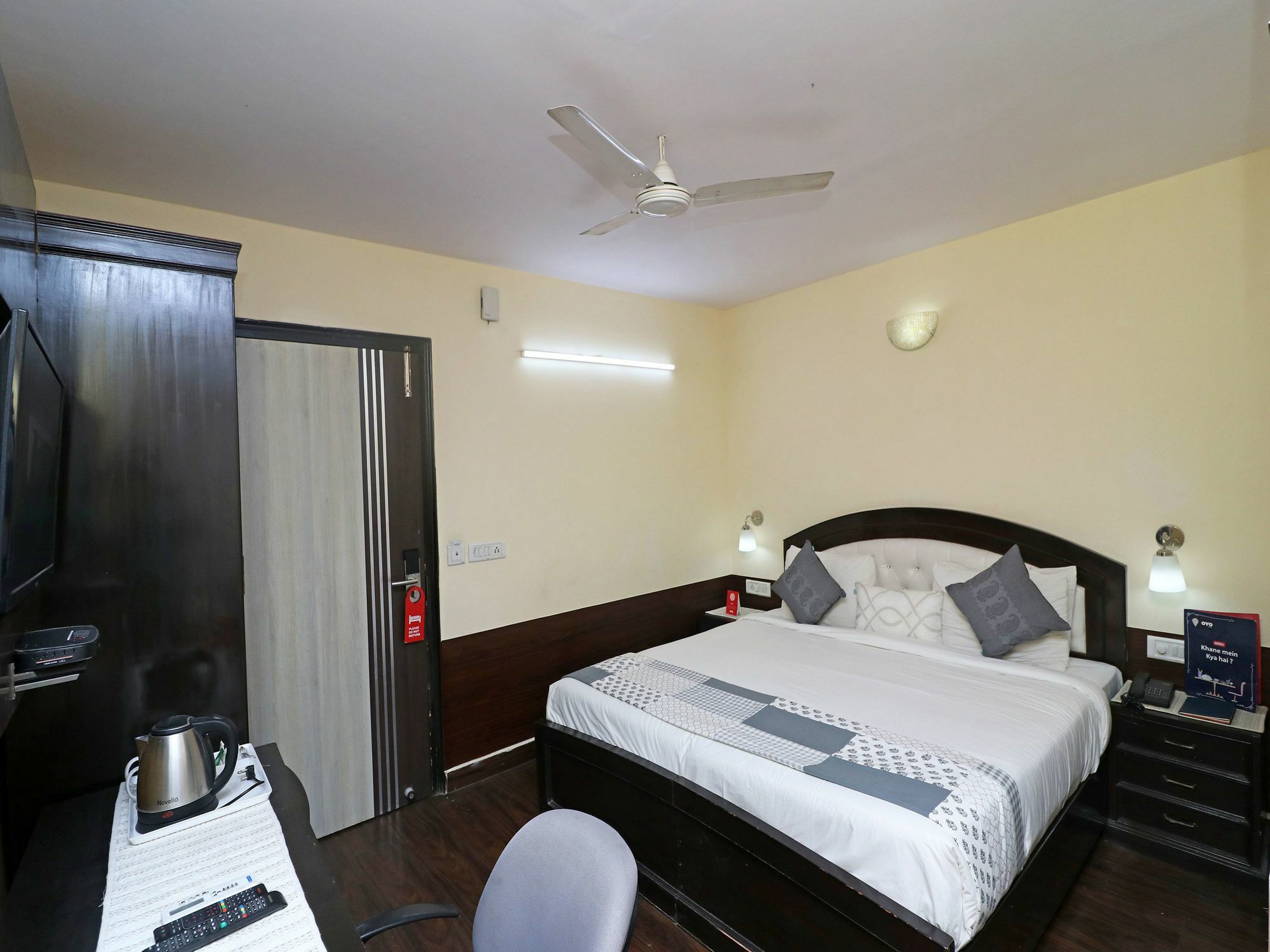 Отель Oyo 13451 Star Corporate Avenue Нью-Дели Экстерьер фото